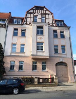 Großzügige 4-Raum-Wohnung mit Balkon in ruhigen gepflegtem Haus + riesige Garage - Zeitz