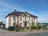 Villa, Denkmal mit Nebenhaus, Mehrfamilienhaus, Schulungsräume, 18,5 Zi. - 2 Häuser - 2.529 m² Grds. - Schieder-Schwalenberg