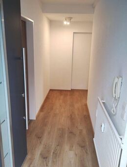 Einziehen & Wohlfühlen: Schöne, helle 2-ZKB-Wohnung mit EBK und Terrasse in Leimens bester Lage - Leimen (Baden-Württemberg)