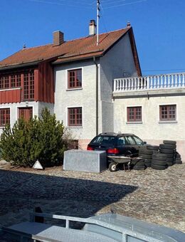Wohnhaus mit zusätzlicher Halle und vielseitigem Potenzial in Dettingen am Albuch nähe Heidenheim - Heidenheim (Brenz)