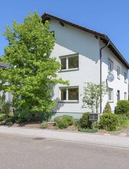 Eggenstein-Leopoldshafen / Zweifamilienhaus mit Garten und Doppelgarage in ruhiger Lage / bezugsfrei - Eggenstein-Leopoldshafen