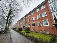 Modernisierte 2,5 Zimmerwohnung mit Kamin und großem Balkon - Hamburg
