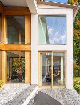 Lichtfülle und Transparenz: Familienoase mit traumhaftem Garten in Laufnähe zum See - Tutzing