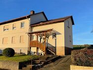 Reserviert - Zweifamilienhaus in ruhiger Ortsrandlage in Hatzfeld zu verkaufen. - Hatzfeld (Eder)