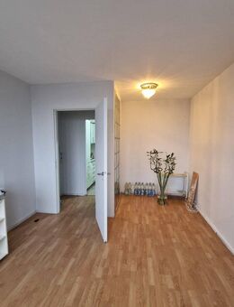 BARRIEREFREI - Bezugsfreie Wohnung am Hackeschen Markt! - Berlin