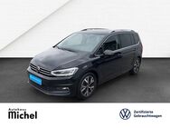 VW Touran, 1.5 TSI Highline TravelAssist El Klappe Rückkamera, Jahr 2023 - Gießen