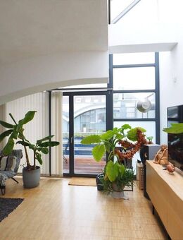 Wohnen im Posthof in Nürnberg: ausgefallene, moderne und helle 2-Zimmer-Maisonette-Wohnung mit Balkon, Terrasse und eigenem Garten - Nürnberg