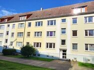 Frei verfügbare DG-Wohnung in Groitzsch mit EBK - Groitzsch