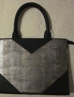Handtasche mit Trageriemen, schwarz/gold, neu, NP 69,- für nur 20,- - München