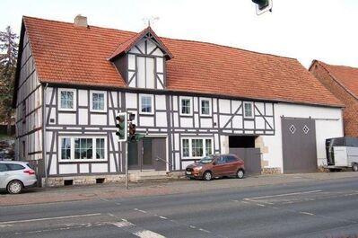 Pferdehof mit grossem Grundstück in zentraler Lage zu verkaufen