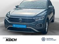 VW T-Roc, 1.0 TSI Life, Jahr 2023 - Öhringen