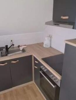 gemütliche 2 Zimmer-Wohnung im Dachgeschoss - Böhlen (Sachsen)