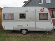 4 Personen Wohnwagen mieten leihen - Dethleffs Camper 430T - 100 Km/h mit Fahrradträger - Ebstorf (Klosterflecken)