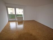 Gut geschnittene 3-Zi.-Whg. mit Balkon im 3. OG in Oberhausen-Stadtmitte - Oberhausen