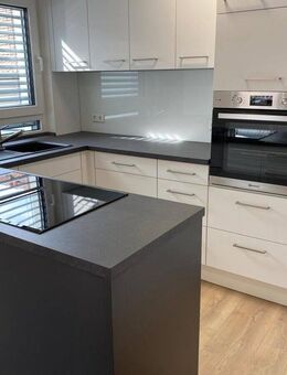 Charmantes Penthouse mit Weitblick über die Dächer der Stadt - hier ist Platz für Tageslicht und Moderne! - Villingen-Schwenningen