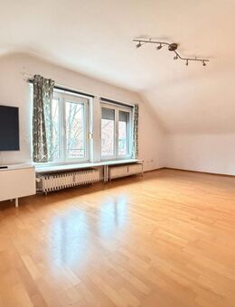 top gepflegte 2 Zimmer Wohnung in Maxfeld unweit der Altstadt +++ mit Wanne und EBK +++ - Nürnberg