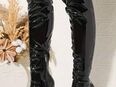 Damen Overknees Stiefel mit Stiletto Absatz und Reißverschluss / schwarz glänzend / Größe 40,5 / NEU in 45768