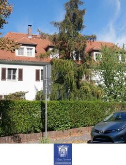 Wohlfühlwohnung unterm Dach! Wohnküche ... Tageslichtbad mit Wanne und Dusche! - Riesa