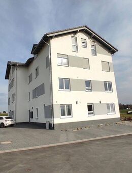 Neubauwohnung 2023, 3ZKB, möbliert,2 OG - Calden