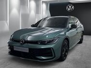 VW Passat Variant, R-line Pro Max, Jahr 2022 - Speyer