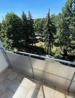 DKS35/4.OGli - Kapitalanlage in Oschatz: Vermietete 3-Raumwohnung mit Balkon - - Oschatz