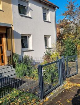 Wunderschönes, großes REH mit Wintergarten. in bester Lage Ansbachs - Ansbach