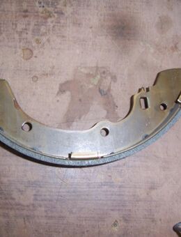 MB587658 Bremsbacke Mitsubishi L300/Delica - Hannover Vahrenwald-List