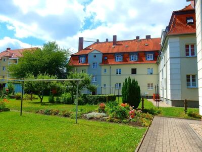 Kleine Hausgemeinschaft, grünes Umfeld, Hochparterre