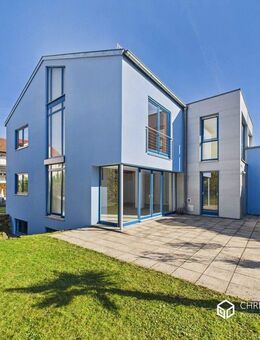 Großzügige Doppelhaushälfte mit Sichtdachstuhl, außergewöhnlichem Wohnambiente und idyllischem Garten - Lappersdorf