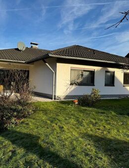 Einfamilienhaus (Walmdachbungalow) in naturverbundener Wohnlage von Königswinter-Frohnhardt - Königswinter