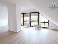 Gemütliche 2-Zi.-DG-Wohnung mit Balkon, EBK und Carport - Weisendorf