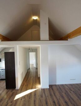 Exklusive 3-Zimmer-Dachgeschosswohnung mit Galerie in Abensberg - Abensberg