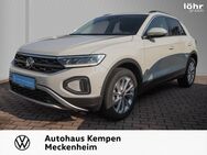 VW T-Roc, 1.5 TSI Life 17, Jahr 2023 - Meckenheim