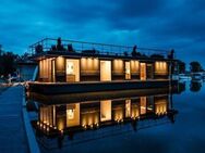 LUXUS Hausboot - 3 Etagen - 100m² Wohnen + 120 m² SONNENTERRASSE - Kamin, Kino, komplett individuell - Potsdam