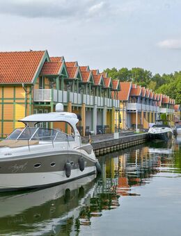 Mit direktem Wasserzugang, privatem Bootsanleger und Insel-Lage: Ferienhaus im Hafendorf Rheinsberg - Rheinsberg