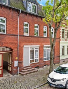 Top-Investment in Bernburg - Vollvermietetes Anlageobjekt mit Werkstatt - für nur 773 € pro m²! - Bernburg (Saale)