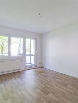Moderne Familienwohnung mit Balkon im Erdgeschoss - Chemnitz