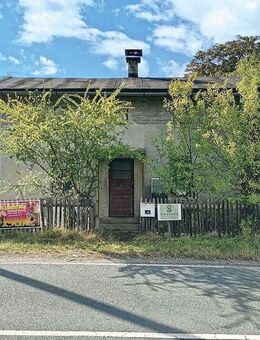 Ehemaliges Bahnwärterhaus - leerstehend - Treuen