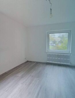 Schöne 3-Zimmer-Erdgeschosswohnung mit Badewanne in Bielefeld-Brackwede - Bielefeld