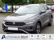 VW T-Roc, 1.5 TSI Move R, Jahr 2023 - Selm