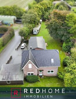 Umfangreich saniertes Einfamilienhaus mit 1.960 m² Grundstück-, Doppelcarport- und Garagenfläche - Jahrsdorf