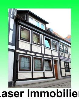 WF: Fachwerkhaus - 171 m² Wfl., 5,5 ZI - hohe Räume, Altstadt/Zentrum - Preis VB - Wolfenbüttel