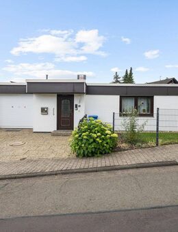 Bungalow mit Charme - wohnen auf einer Ebene mit Terrasse und schönem Garten - Buseck