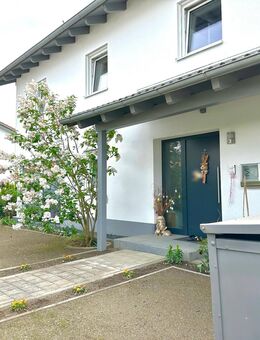 Wohnjuwel Einfamilienhaus in Ergolding: mit PV & Solarthermie, Baujahr 2017 - Ergolding