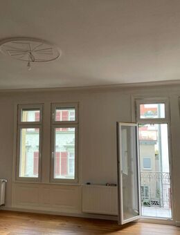 frisch sanierte 4 Zimmer Wohnung mit Balkon - Stuttgart