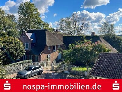 Liebevoll restauriertes und landschaftstypische Reetdachanwesen nahe der Kreisstadt Husum