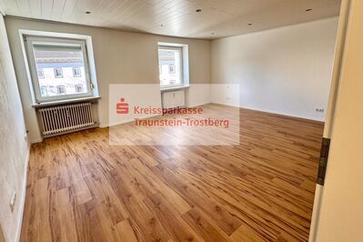 Moderne Wohnung mit großzügiger Loggia in zentraler Lage