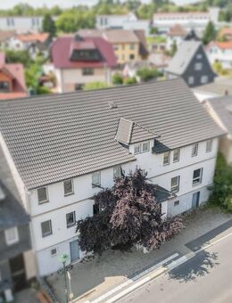 Großes Haus mit erneuertem Dach und viel Potential in Mengersgereuth-Hämmern! - Frankenblick