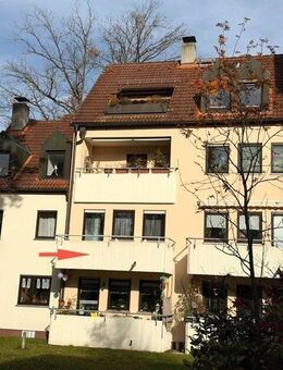 Arbeiten am Campus, wohnen im Grünen! 2,5 - Zimmerwohnung mit Balkon & Tiefgaragenstellplatz nahe Campus zu verkaufen - Erlangen