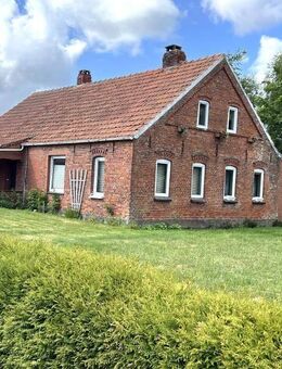 Großes Grundstück (1.762 m²) mit altem Wohngebäude in Leezdorf am Kirchweg - Leezdorf
